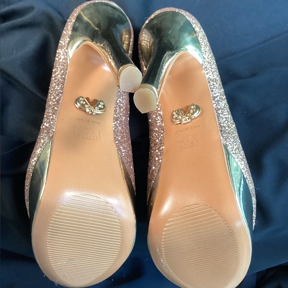 Petite Cadeau Danielle Gold Glitter Heels - Picture 9 of 12